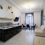 2 Bedrooom In Center всегда есть свет !