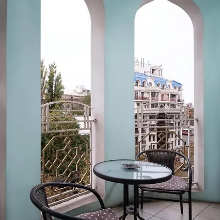 2 Bedrooom In Center всегда есть свет ! Апартаменти *