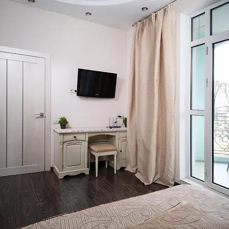 2 Bedrooom In Center всегда есть свет !