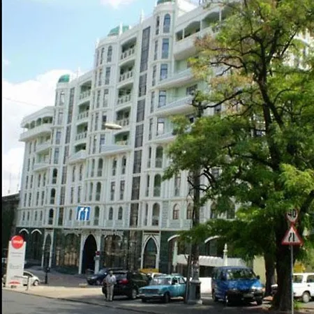 Апартаменти 2 Bedrooom In Center всегда есть свет !
