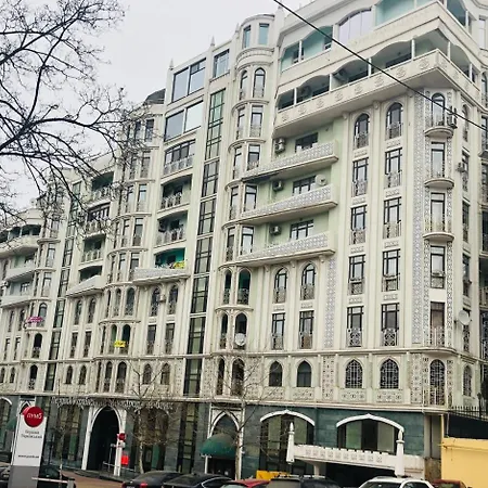 2 Bedrooom In Center всегда есть свет ! Apartamento