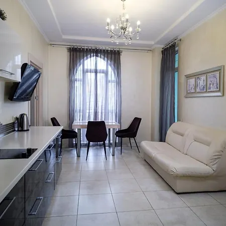 2 Bedrooom In Center всегда есть свет ! Одеса